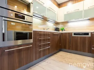 Prodej bytu 3+kk, Praha - Podolí, Na dolinách, 86 m2