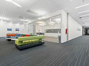 Pronájem kanceláře, Praha - Dejvice, Evropská, 2857 m2