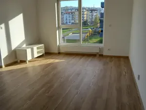 Pronájem bytu 1+kk, Praha - Hloubětín, Za černým mostem, 36 m2