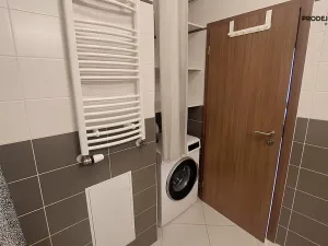 Pronájem bytu 2+kk, Praha - Vysočany, Pod Harfou, 55 m2