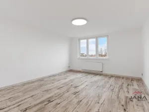 Prodej bytu 3+1, Mělnické Vtelno, Sídliště Střed, 107 m2