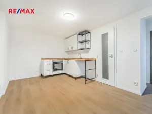 Prodej bytu 1+kk, Kladno, Zádušní, 17 m2