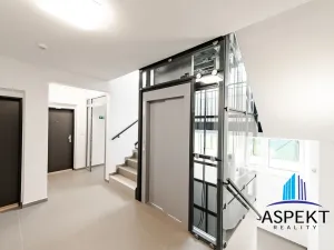 Pronájem bytu 2+kk, Praha, Formanská, 42 m2