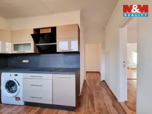 Pronájem bytu 3+1, Karlovy Vary, Budovatelů, 72 m2