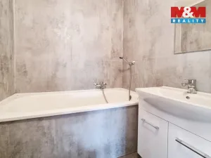 Pronájem bytu 3+1, Karlovy Vary, Budovatelů, 72 m2