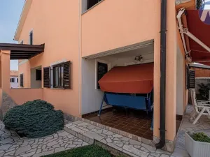 Prodej rodinného domu, Medulin, Chorvatsko, Dvorine, 155 m2