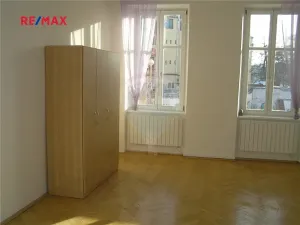 Pronájem bytu 1+kk, Praha - Holešovice, U papírny, 40 m2