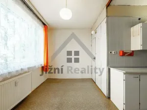 Prodej bytu 3+1, Volary, Sídl. Míru, 69 m2