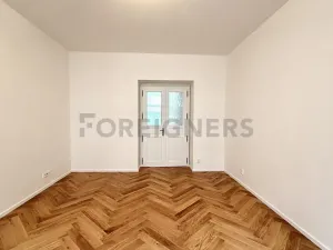Pronájem bytu 2+kk, Praha - Vinohrady, Velehradská, 45 m2