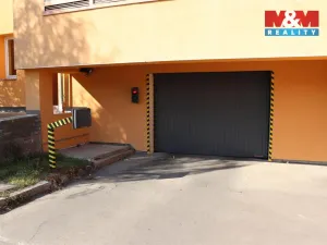 Prodej garážového stání, Praha - Střížkov, Lovosická, 18 m2