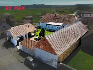 Prodej rodinného domu, Chrást, 280 m2