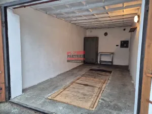 Pronájem garáže, Sezimovo Ústí, 18 m2