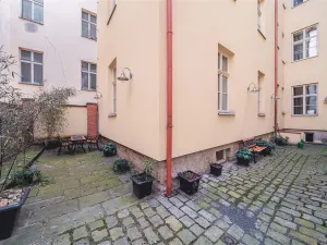 Pronájem bytu 1+1, Plzeň - Vnitřní Město, Veleslavínova, 38 m2