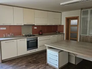 Prodej výrobních prostor, Kroměříž, 398 m2