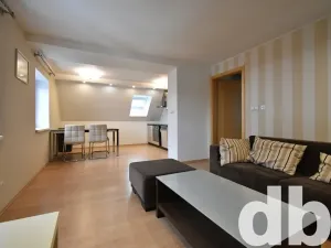 Pronájem bytu 3+kk, Karlovy Vary, Chelčického, 71 m2