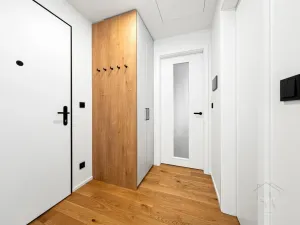 Pronájem bytu 2+kk, Praha - Troja, Pod Hrachovkou, 49 m2