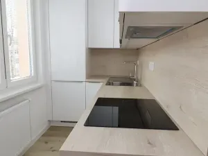 Pronájem bytu 3+1, Karlovy Vary, Hlávkova, 67 m2