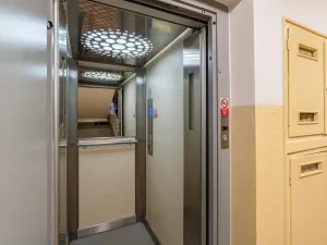 Pronájem bytu 2+kk, Praha - Vršovice, 28. pluku, 63 m2