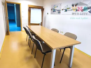 Pronájem kanceláře, Uničov, Litovelská, 1500 m2