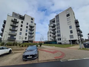 Pronájem garážového stání, Praha - Hloubětín, Za černým mostem, 14 m2