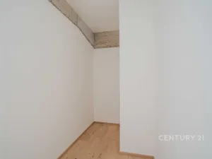 Prodej atypického bytu, Praha - Vysočany, Kolbenova, 176 m2