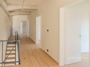 Prodej atypického bytu, Praha - Vysočany, Kolbenova, 144 m2