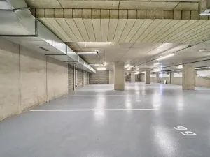 Prodej garážového stání, Znojmo, Kosmákova, 17 m2