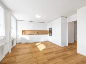 Prodej bytu 3+kk, Praha - Bohnice, Zelenohorská, 75 m2