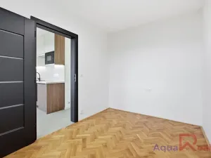 Prodej bytu 3+1, Karlovy Vary, Vítězná, 74 m2
