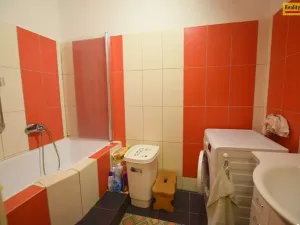 Prodej bytu 3+kk, Kozárovice, 77 m2