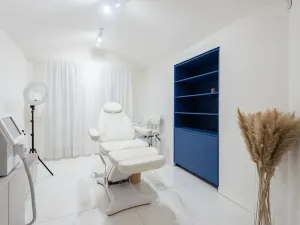 Prodej obchodního prostoru, Praha - Smíchov, Kmochova, 170 m2