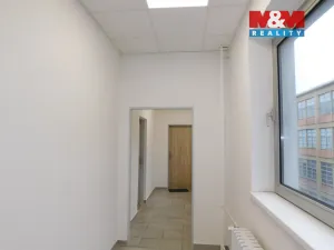 Pronájem obchodního prostoru, Jablonec nad Nisou, Riegrova, 28 m2