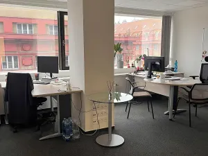 Pronájem kanceláře, Praha - Holešovice, Dělnická, 1251 m2