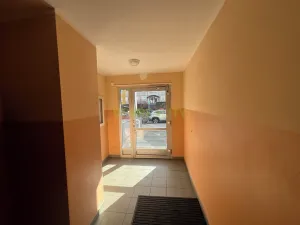 Pronájem bytu 1+kk, Praha - Modřany, Rodopská, 30 m2