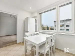 Prodej bytu 3+1, Znojmo, Dukelských bojovníků, 72 m2