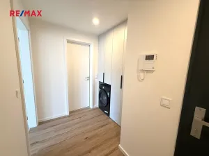 Pronájem bytu 2+kk, Kladno, Ke křížku, 51 m2