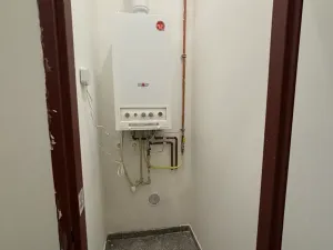 Prodej obchodního prostoru, Karlovy Vary, Sokolovská, 143 m2