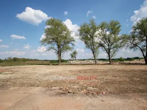 Pronájem komerčního pozemku, Hevlín, 16559 m2