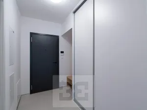 Pronájem bytu 1+kk, Praha - Košíře, Starokošířská, 43 m2