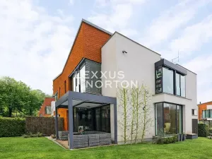 Prodej vily, Praha - Dejvice, V Šáreckém údolí, 285 m2