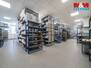 Pronájem kanceláře, Plzeň - Božkov, Božkovské náměstí, 467 m2