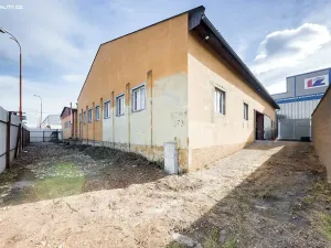 Prodej výrobních prostor, Kladno, Huťská, 1000 m2