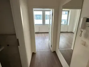 Pronájem bytu 1+kk, Praha - Libeň, U Rokytky, 39 m2