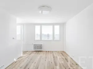 Pronájem bytu 1+kk, Praha - Prosek, Bílinská, 27 m2