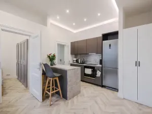 Pronájem bytu 2+kk, Praha - Bubeneč, U Sparty, 44 m2