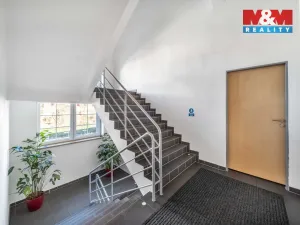 Pronájem kanceláře, Plzeň, Božkovské náměstí, 1021 m2