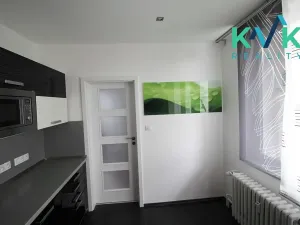 Prodej bytu 3+1, Karlovy Vary, Krušnohorská, 68 m2