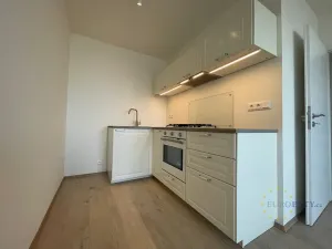 Prodej bytu 2+kk, Praha - Kobylisy, Balabánova, 47 m2