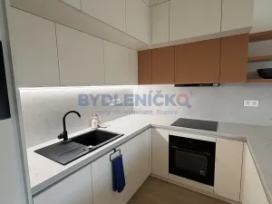 Prodej bytu 2+kk, Hluboká nad Vltavou, Masarykova, 54 m2