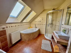 Prodej rodinného domu, Karlovice, 195 m2